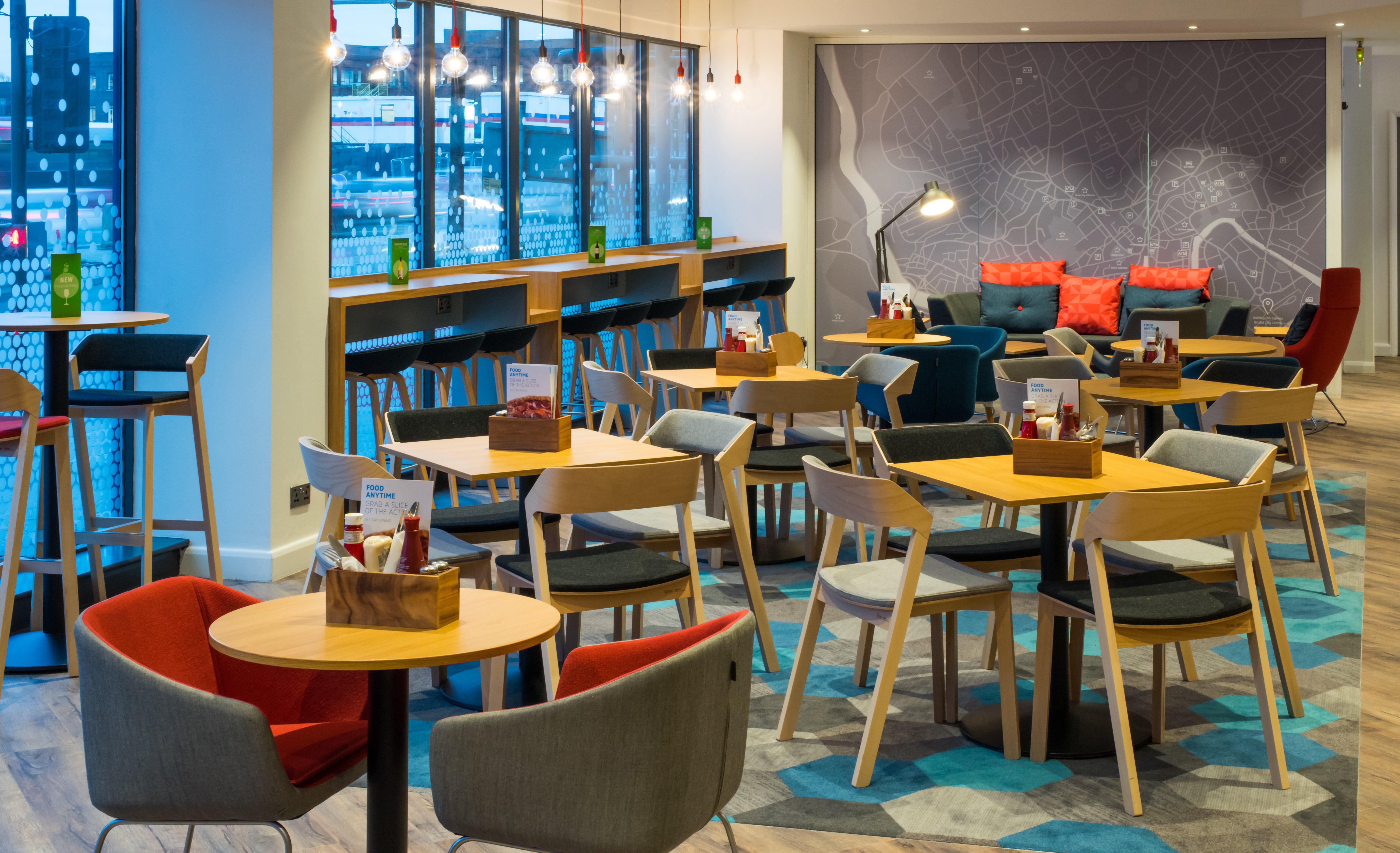 Holiday Inn Express Bristol City Centre By Ihg Екстериор снимка